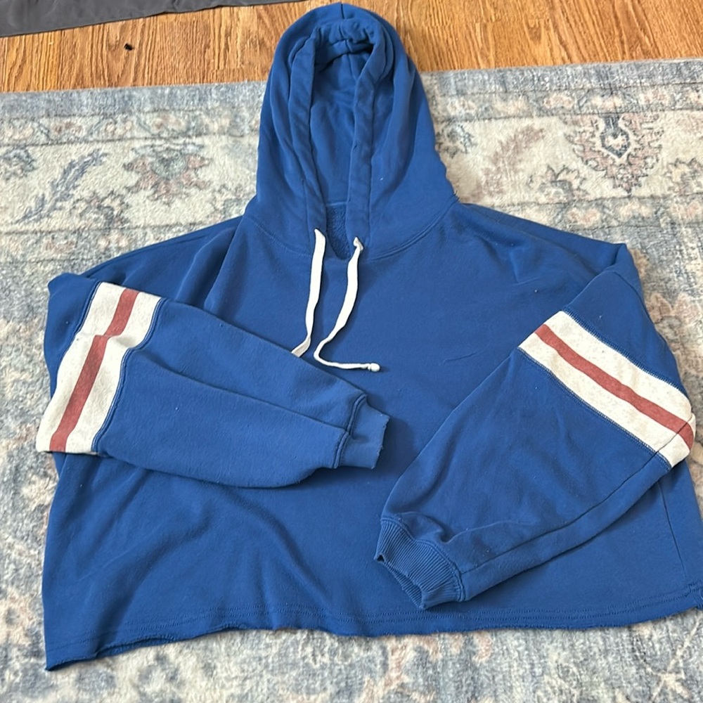 American eagle cropped sweatshirt. Size: Small